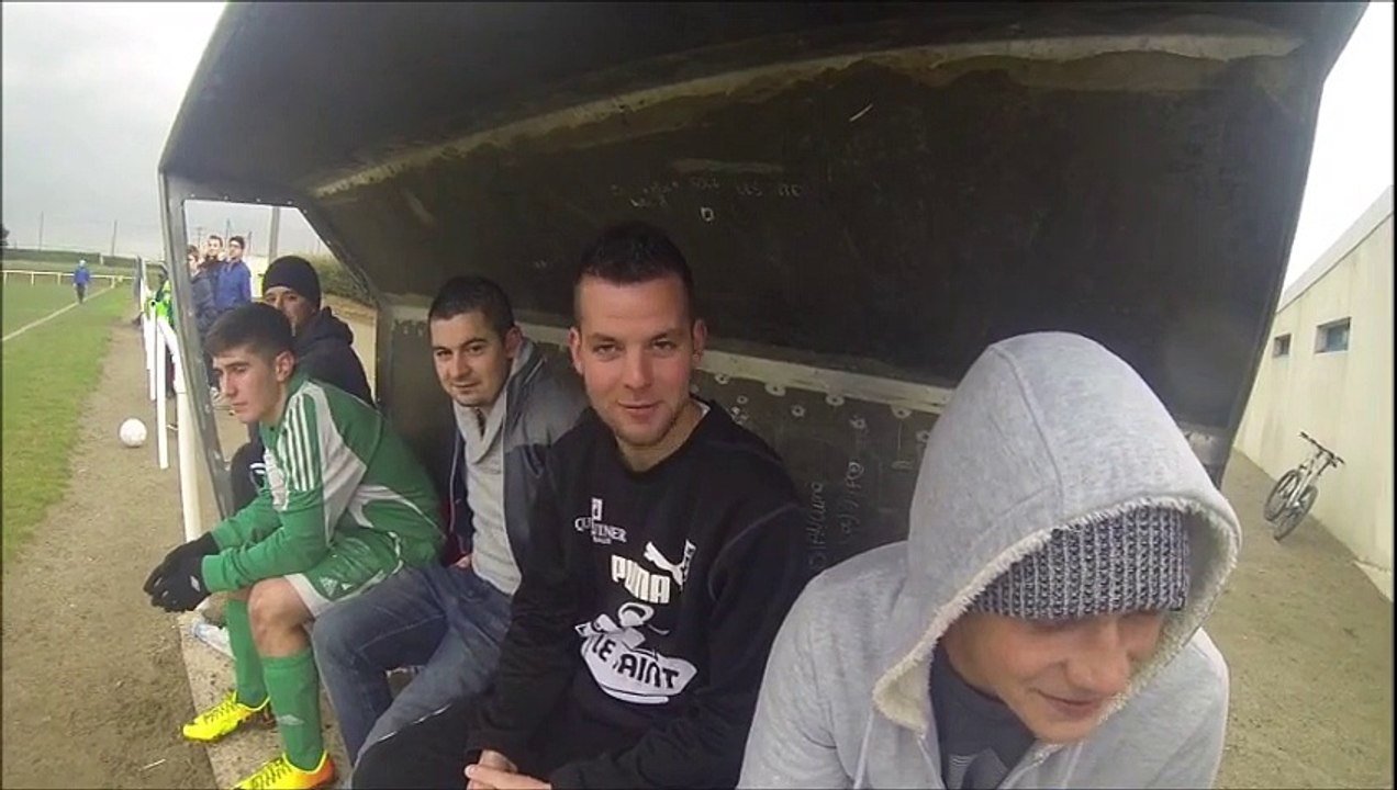 Franky quanfd il entre il sort aussi ! Vas y Franky C'est bon c'est bon !