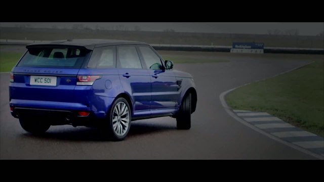 Le Range Rover Sport SVR se dégourdit les jambes sur circuit