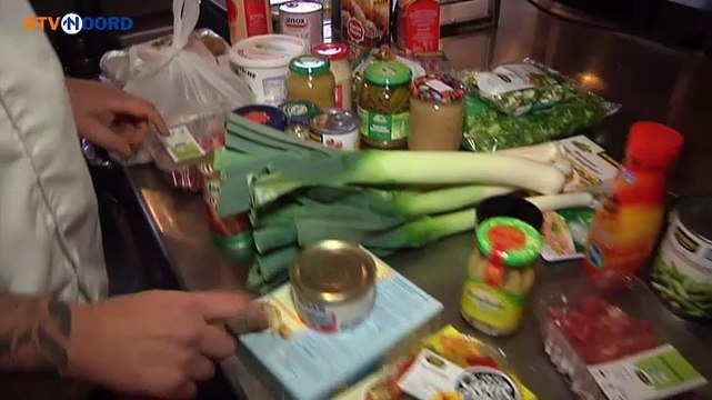 Drie sterrenmaaltijd met het eten van Voedselbank - RTV Noord