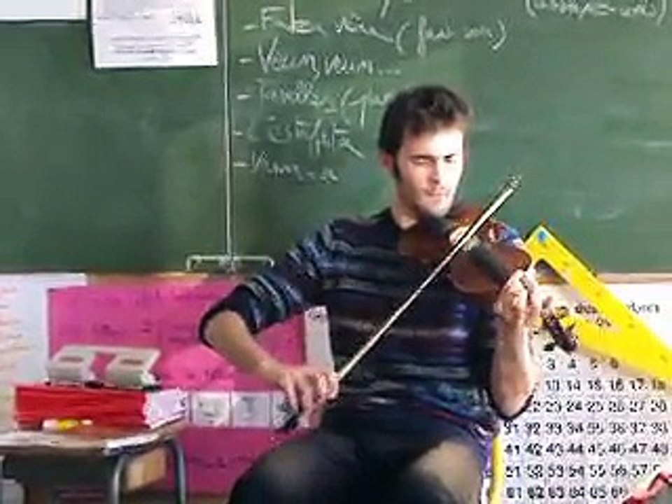 Romain au violon
