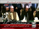 See Imran Khan Instructing Nawaz Sharif During Question Answer Session