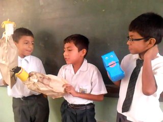 Dramatizando con títeres los Derechos del Niño