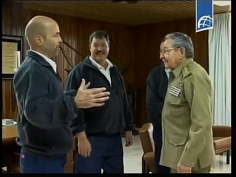 Emotivas imágenes de la llegada a Cuba de héroes antiterroristas presos en EEUU