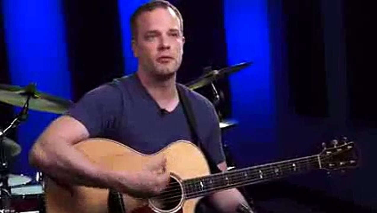 How To Strum The Guitar - Beginner Guitar Lesson #7