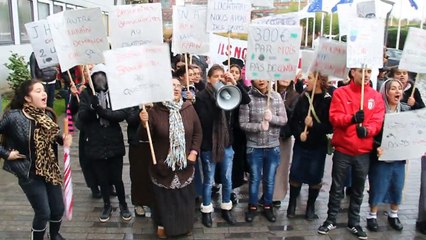 Manifestation des gens du voyage devant la Communauté urbaine de Lille