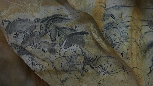Réplique de la grotte Chauvet: derniers préparatifs avant l'ouverture en avril