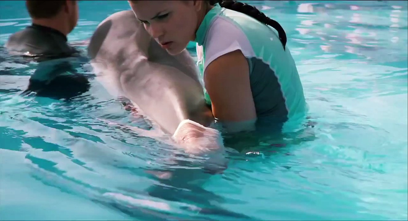 DOLPHIN TALE TV SPOT #3