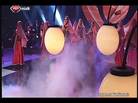 Anadolu Folklor Vakfı Halk Oyunları Ekibi-Şef Ömer Hayri UZUN