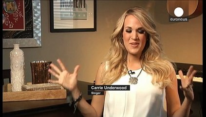 كاري أندروود تحتفل بمرور عقد على بدايتها الفنية