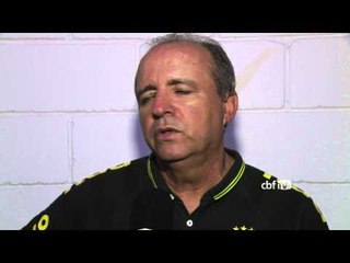 Vadão elogia, mas quer mais da Seleção Brasileira