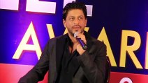 A News Reporter Mimics Shah Rukh Khan - Zee Cine Awards 2014 - By Bollywood Flashy