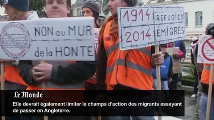 Manifestations contre l'installation d'une clôture à Calais