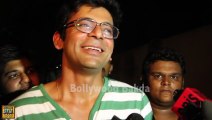 Sunil Grover Singing as 'Gutthi' - By Bollywood Flashy