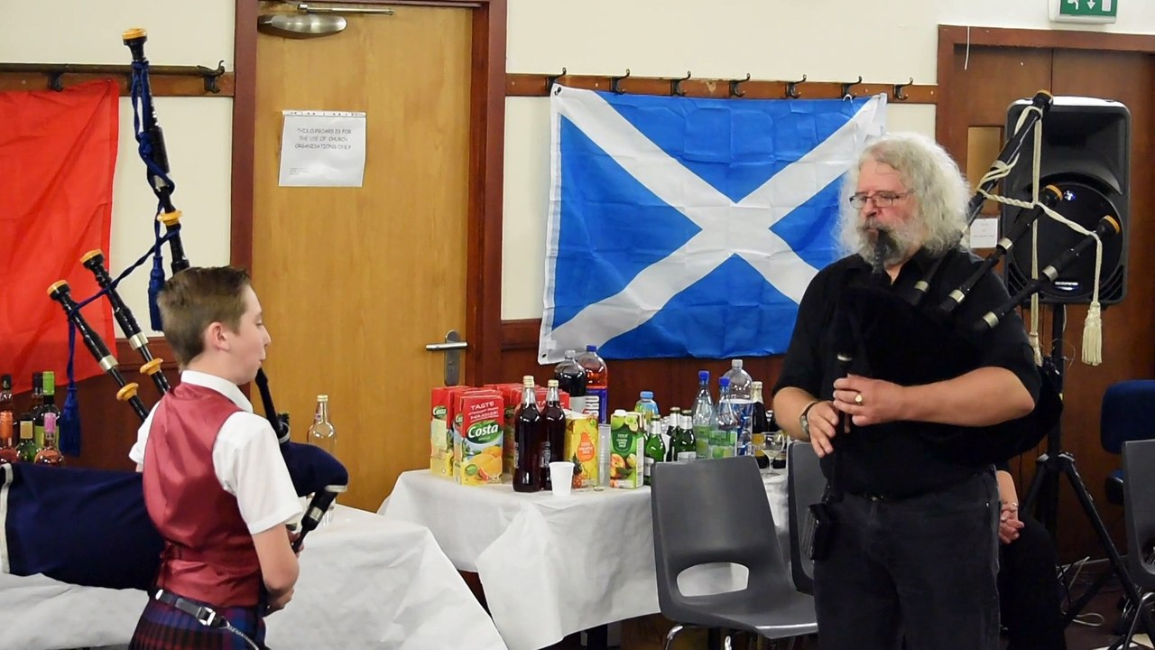 Dundee_pipers_2