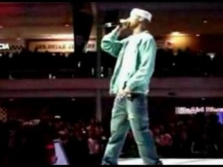 performs air force one 1 them song