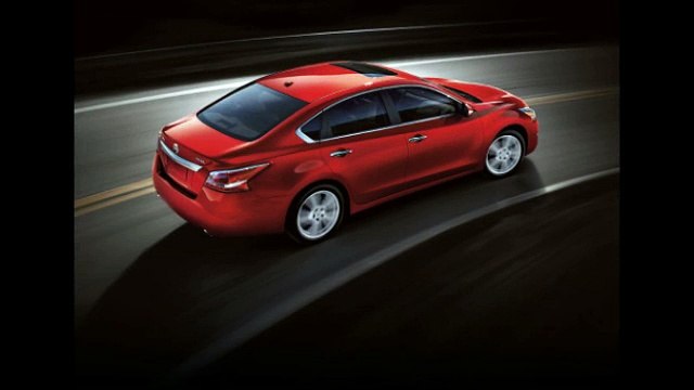 2015 Nissan Altima near Hunters Creek at Universal Nissan Orlando