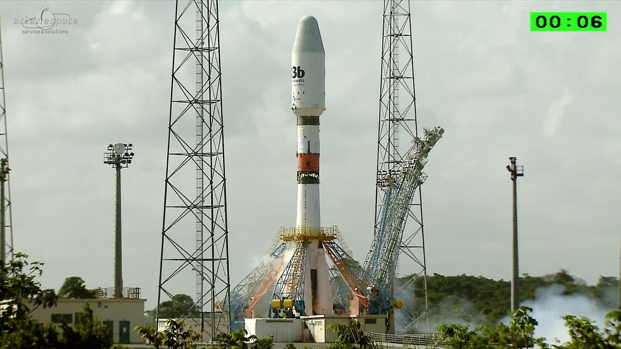 Foguete leva tecnologia ao espaço para internet mais rápida