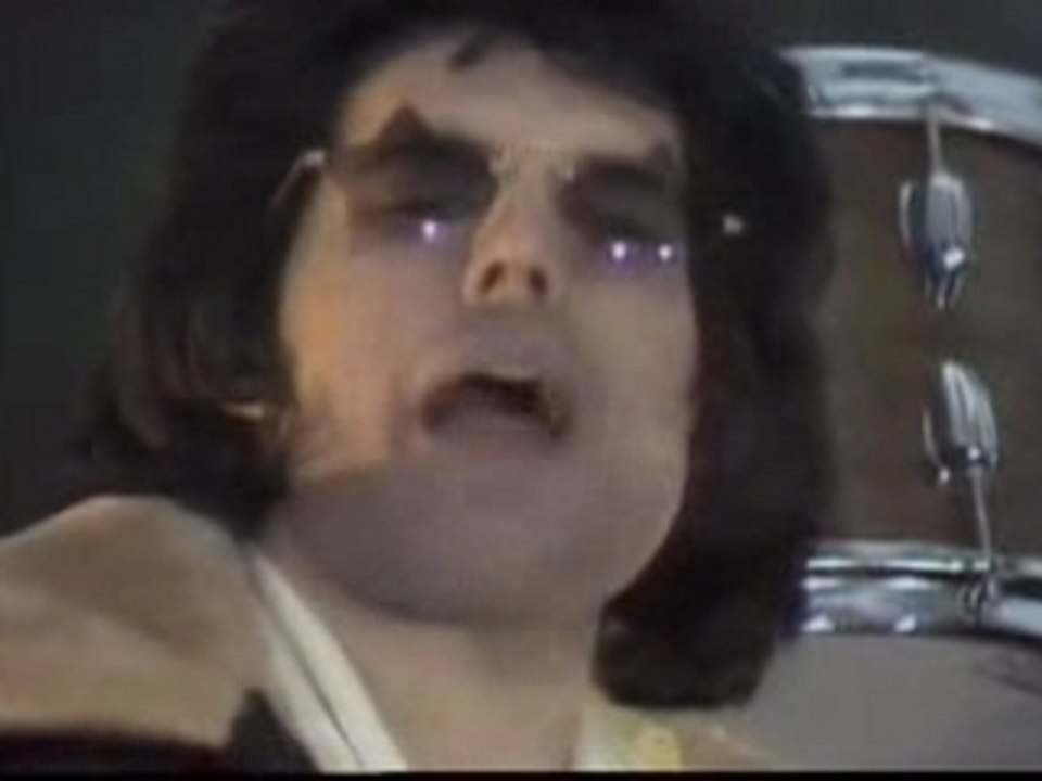 Queen - We Will Rock You