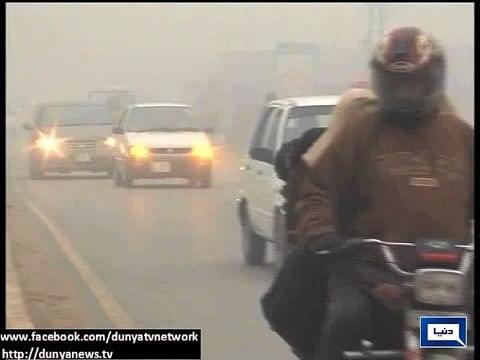 Dunya news- Dense fog blankets several cities of Punjab