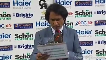 Shahid Afridi Ignores girl wanted to shake hand