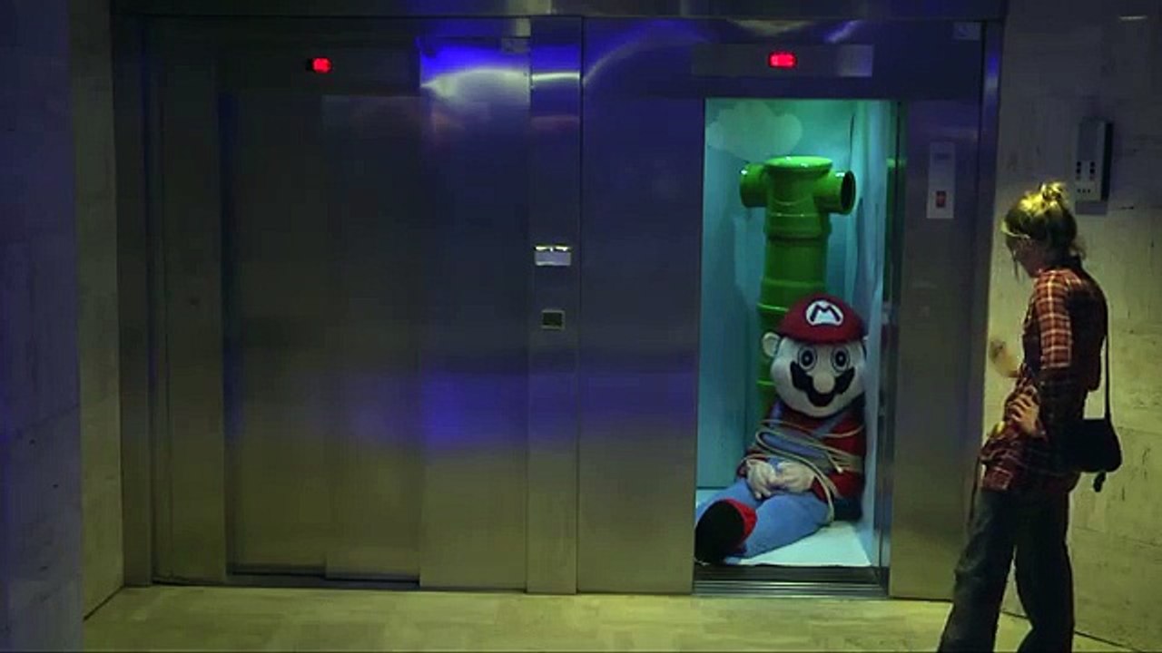 Sonic Elevator (Rémi Gaillard) BY place 2 Hina khan