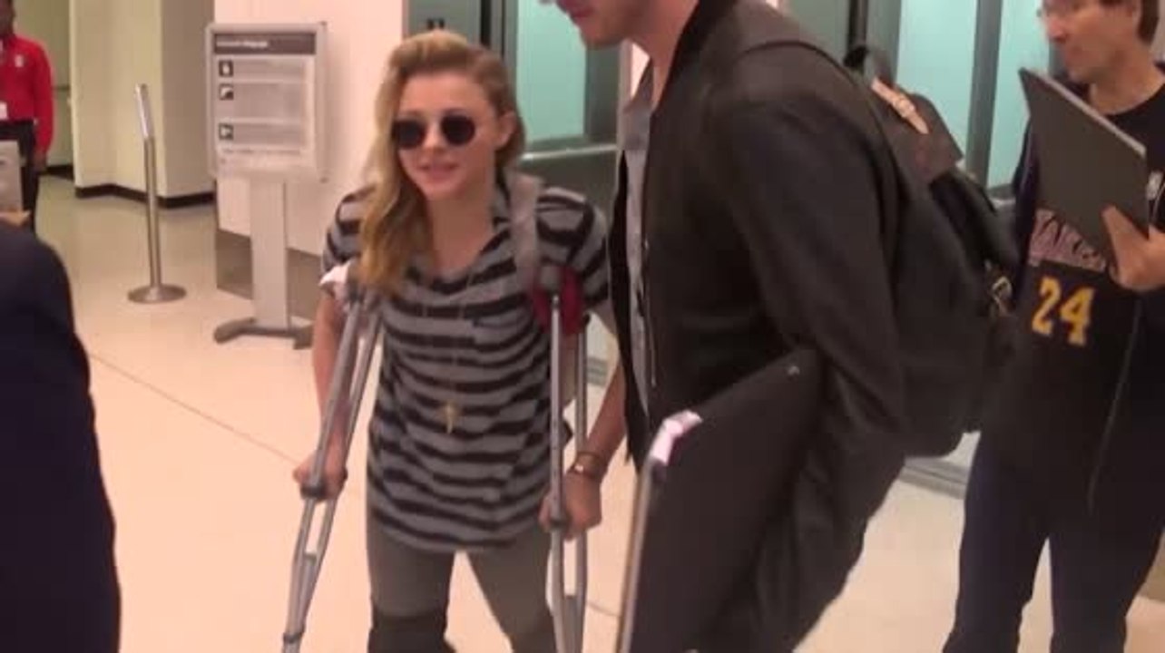 Chloe Grace Moretz ging auf Krücken