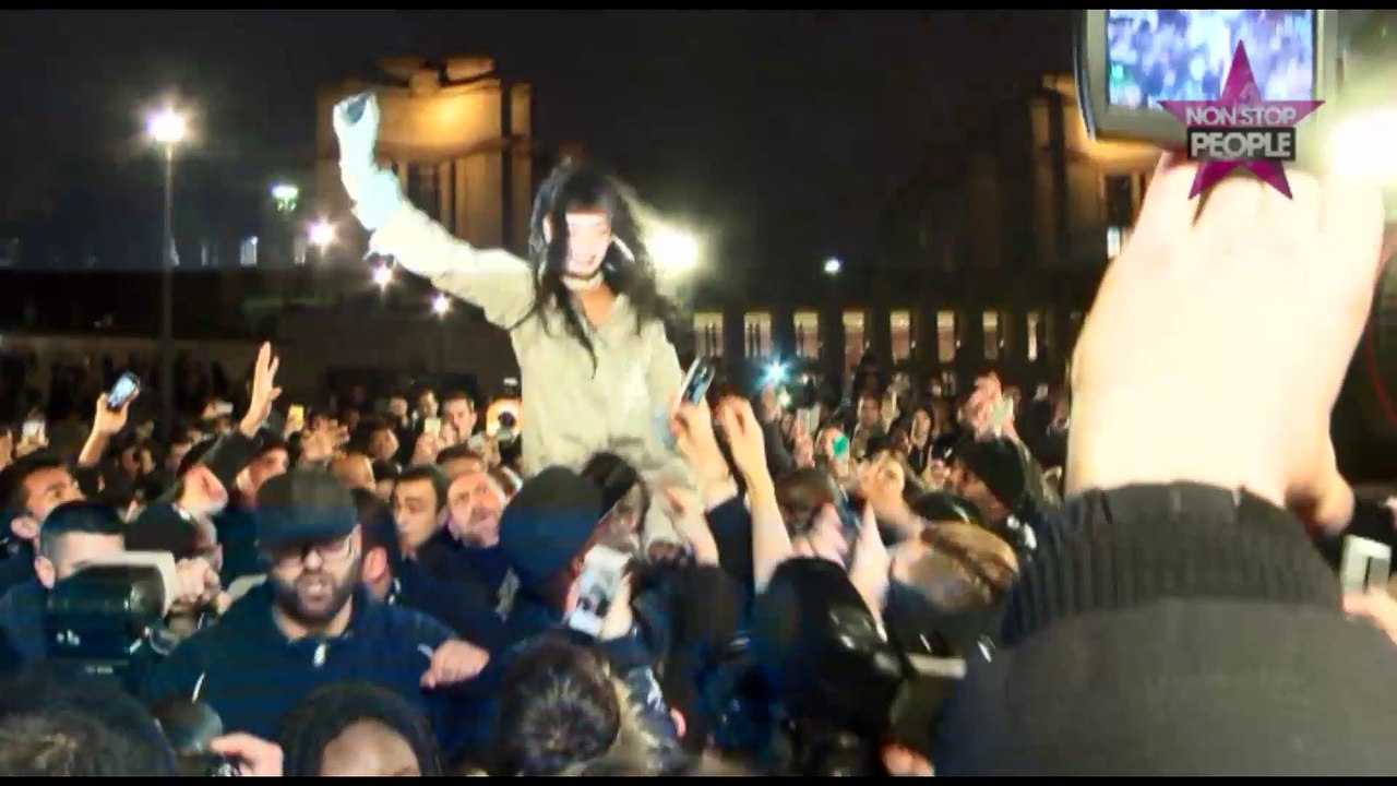 Rihanna à Paris : Le #R8 Expérience au Trocadéro était un succès ! (EXCLU VIDEO)