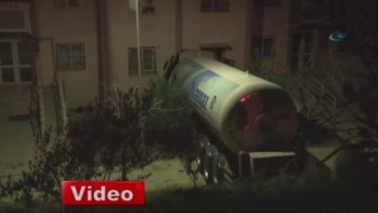 30 Ton Lpg Yüklü Tanker Apartmana Girdi