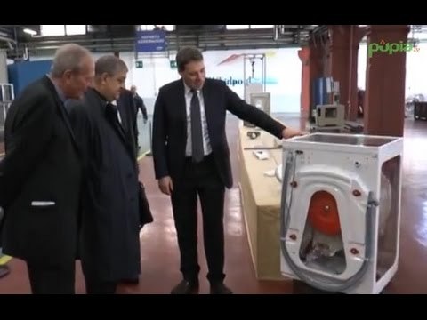 Napoli - Il cardinale Sepe incontra gli operai della Whirlpool (18.12.14)