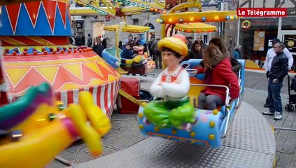 Pontivy. La foule pour le retour du marché de Noël en ville