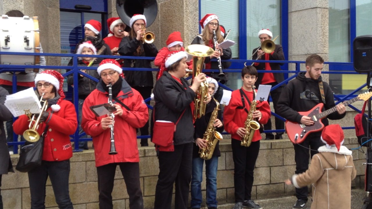 Noël en fanfare dans les rues