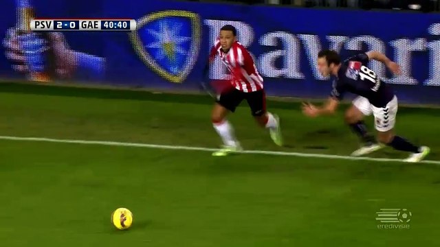 Depay shows off amazing skills