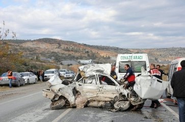 Taziyeye Giden İki Kardeş Kazada Öldü