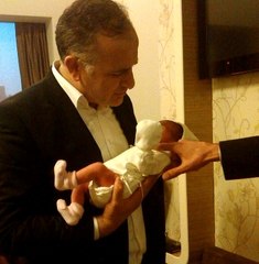 Ekrem Dumanlı'nın Yeni Doğan Kızıyla İlk Fotoğrafı