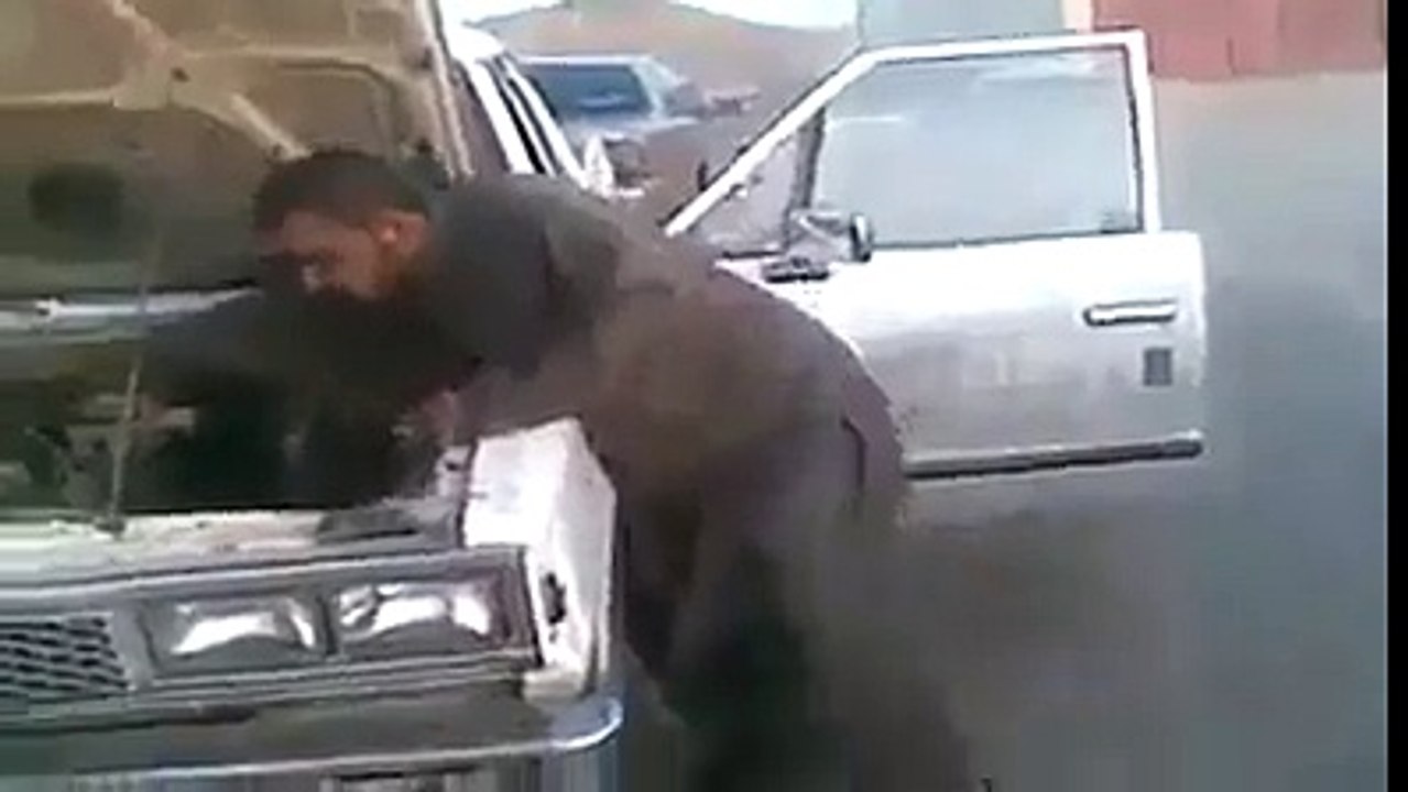 CAR MECHANIC V FUNNY