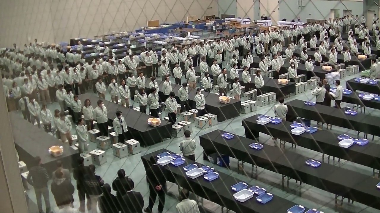 2014.12.14_三重１区開票所◯_テラック１２台＋CRS-VA[x2]（左側）