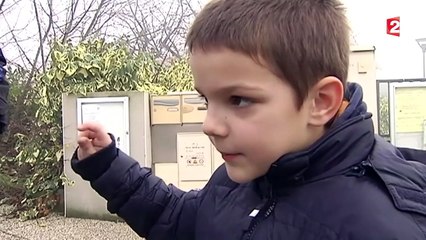 Les enfants attendent Noël
