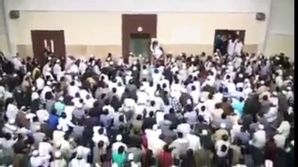 حضرت مولانا طارق جمیل صاحب بہت ہی مزاحیہ واقعہ سناتے ہوئے ۔ آپ بھی اپنی ہنسی ...