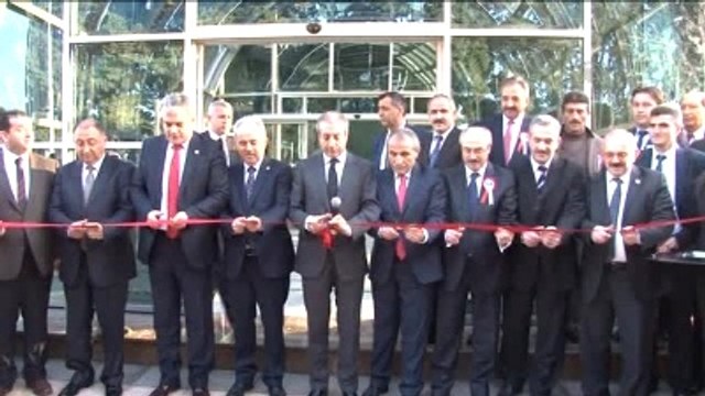 Bakan Eker, Türkiye Geofit Bahçesi'ni Gezdi