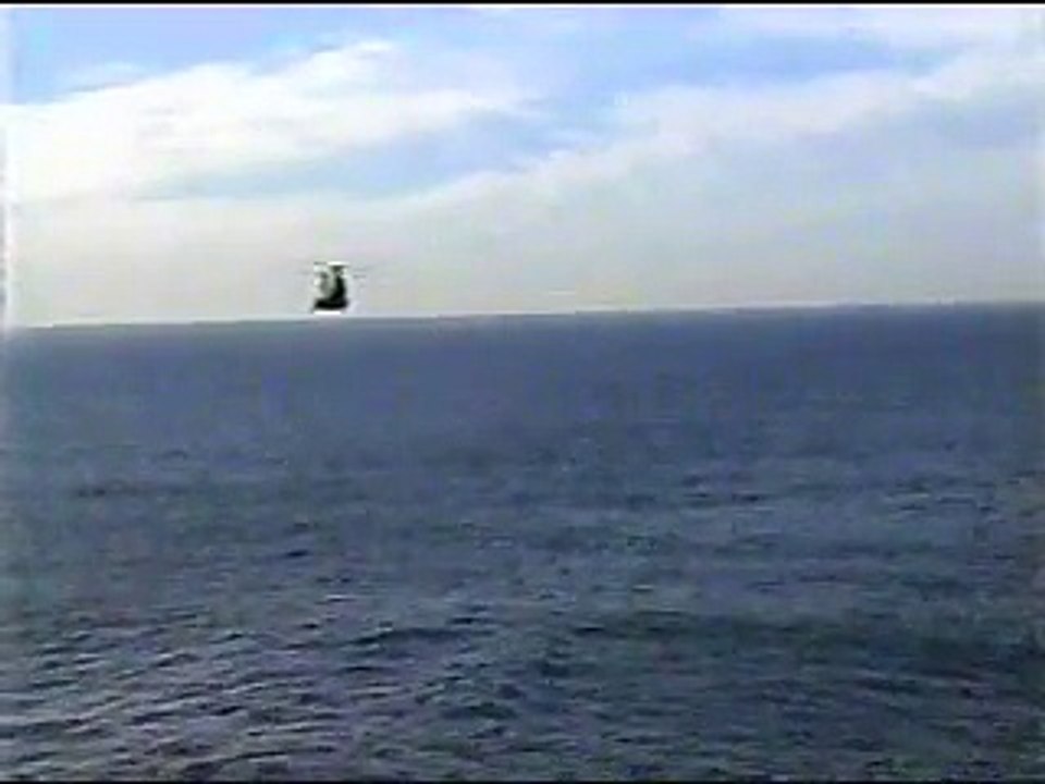 Atterrissage catastophe d'un hélicoptère de la Navy