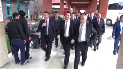 Tokat'ta Otobüs Yolcularına Kitap Hediye Edildi