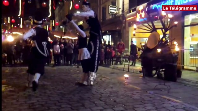 Lannion. Un village de Noël tout feu, tout flamme