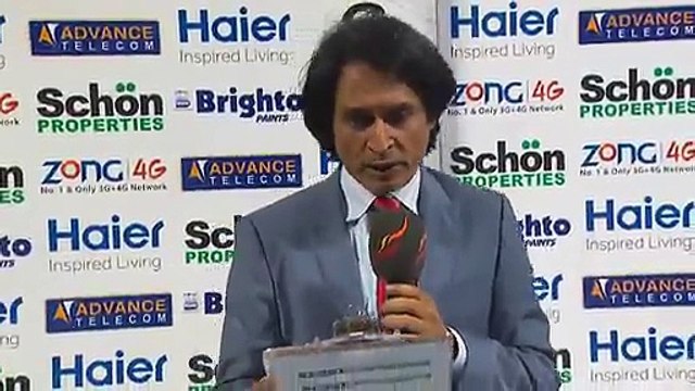 Shahid Afridi don't shake hand in Pakistan v New Zealand 4th ODI,