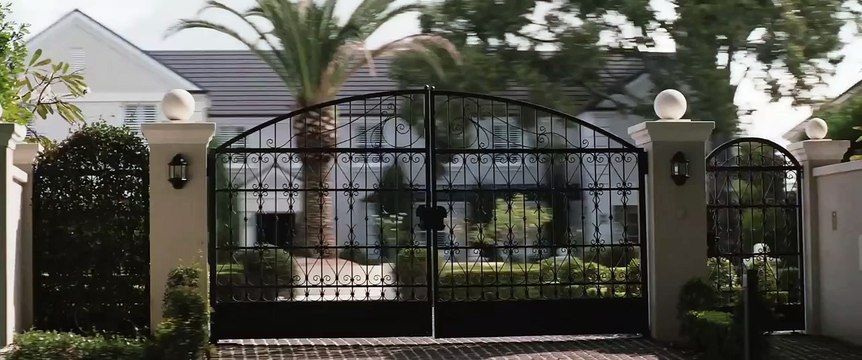 San-Andreas official-trailer-1-2015 Dwayne-The-Rock-Johnson