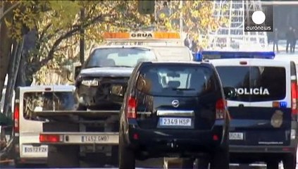 Squilibrato si schianta con l'auto nella sede dei Popolari a Madrid