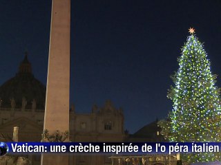 Une crèche inspirée de l'Opéra italien inaugurée sur la place Saint-Pierre