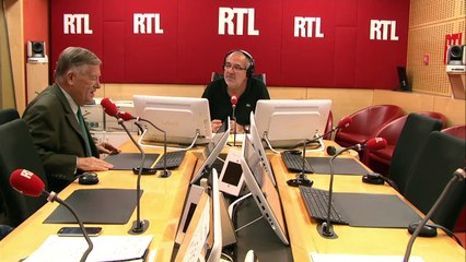 Alain Duhamel : "L'année politique de François Hollande a été horrible, mais il est resté imperturbable"