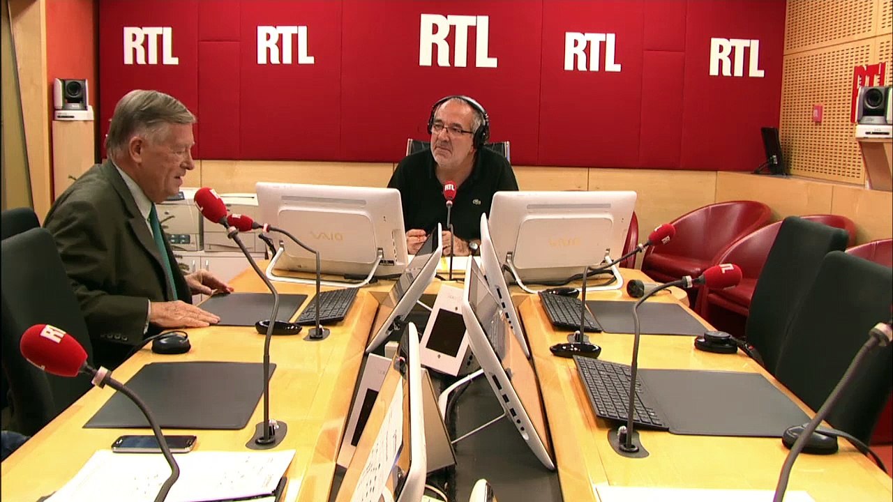 Alain Duhamel : "L'année politique de François Hollande a été horrible, mais il est resté imperturbable"