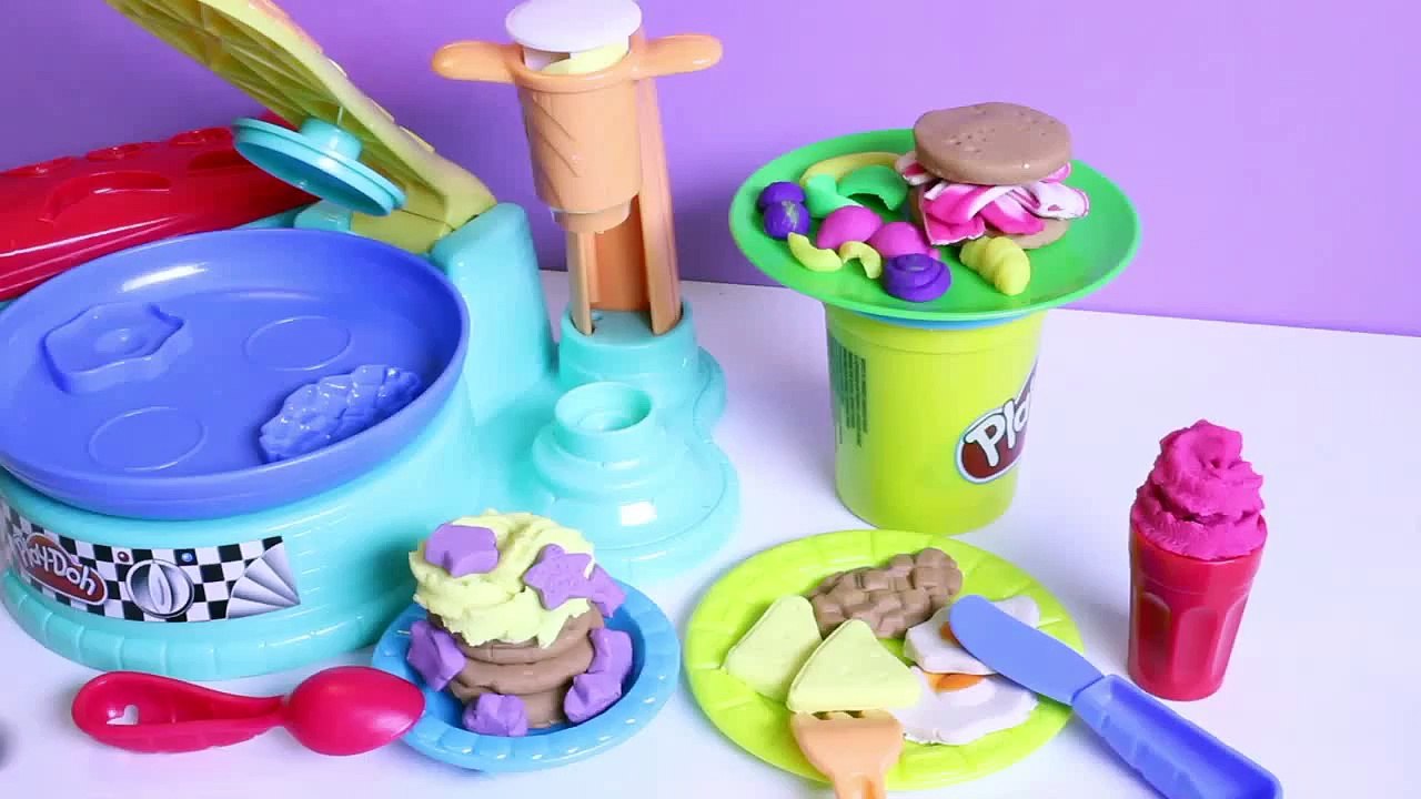 Play Doh Flip 'n Serve Breakfast Waffles Pancakes Bacon Smoothies Play-Doh Breakfast Time Set