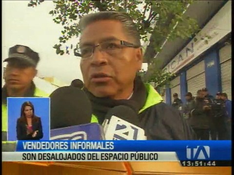 Desalojaron a comerciantes informales en el centro norte de Quito